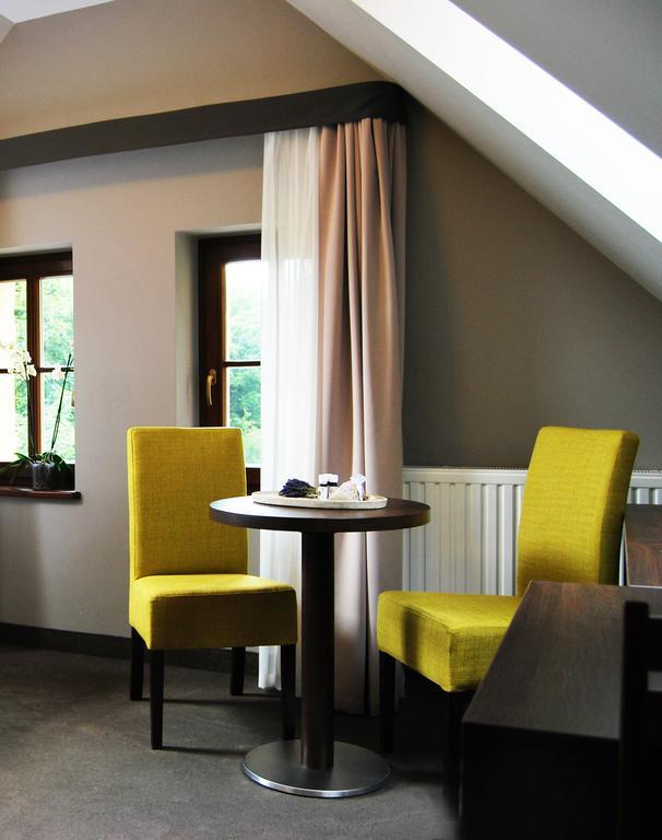Oleśnica Dwor Spalice Spa Residence & Restaurant Lawendowa Restauracja חדר תמונה