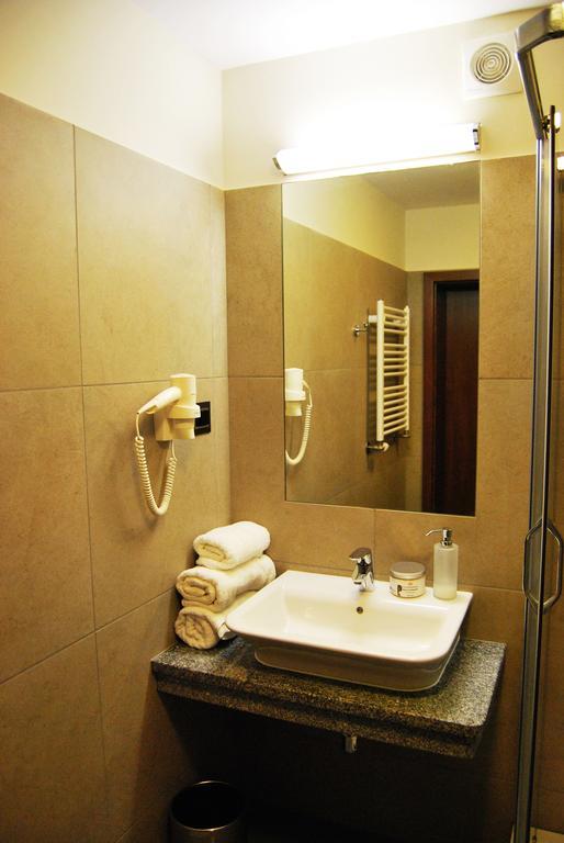 Oleśnica Dwor Spalice Spa Residence & Restaurant Lawendowa Restauracja חדר תמונה