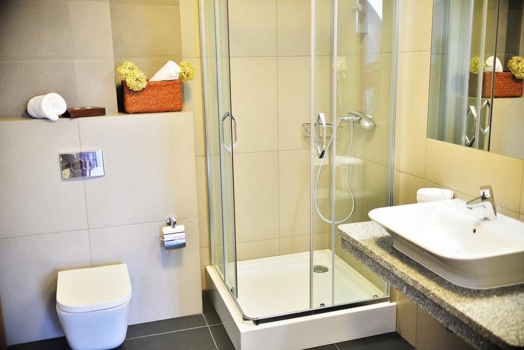 Oleśnica Dwor Spalice Spa Residence & Restaurant Lawendowa Restauracja חדר תמונה